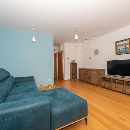 Apartment Daniel Макарска Екстериор снимка