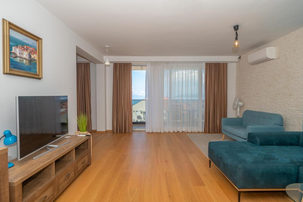Apartment Daniel Макарска Екстериор снимка