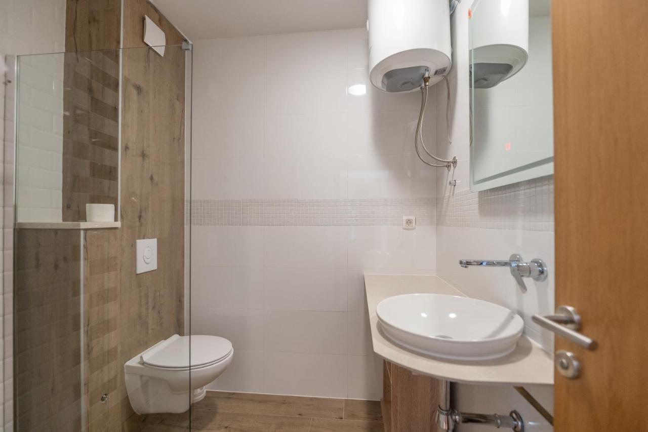 Apartment Daniel Макарска Екстериор снимка