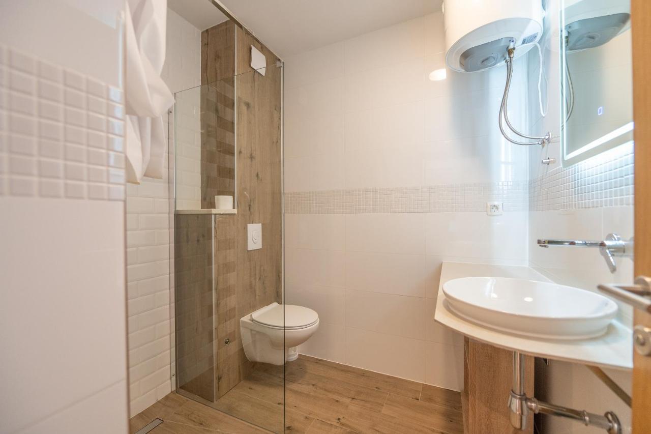 Apartment Daniel Макарска Екстериор снимка